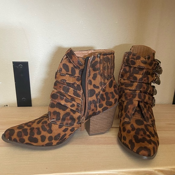 Leopard print, Beast Fashion, size 7 Booties - Picture 3 of 3
